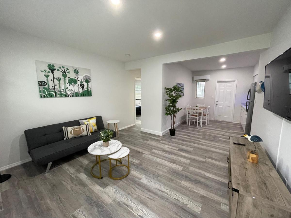 Apartment Douglas Rd