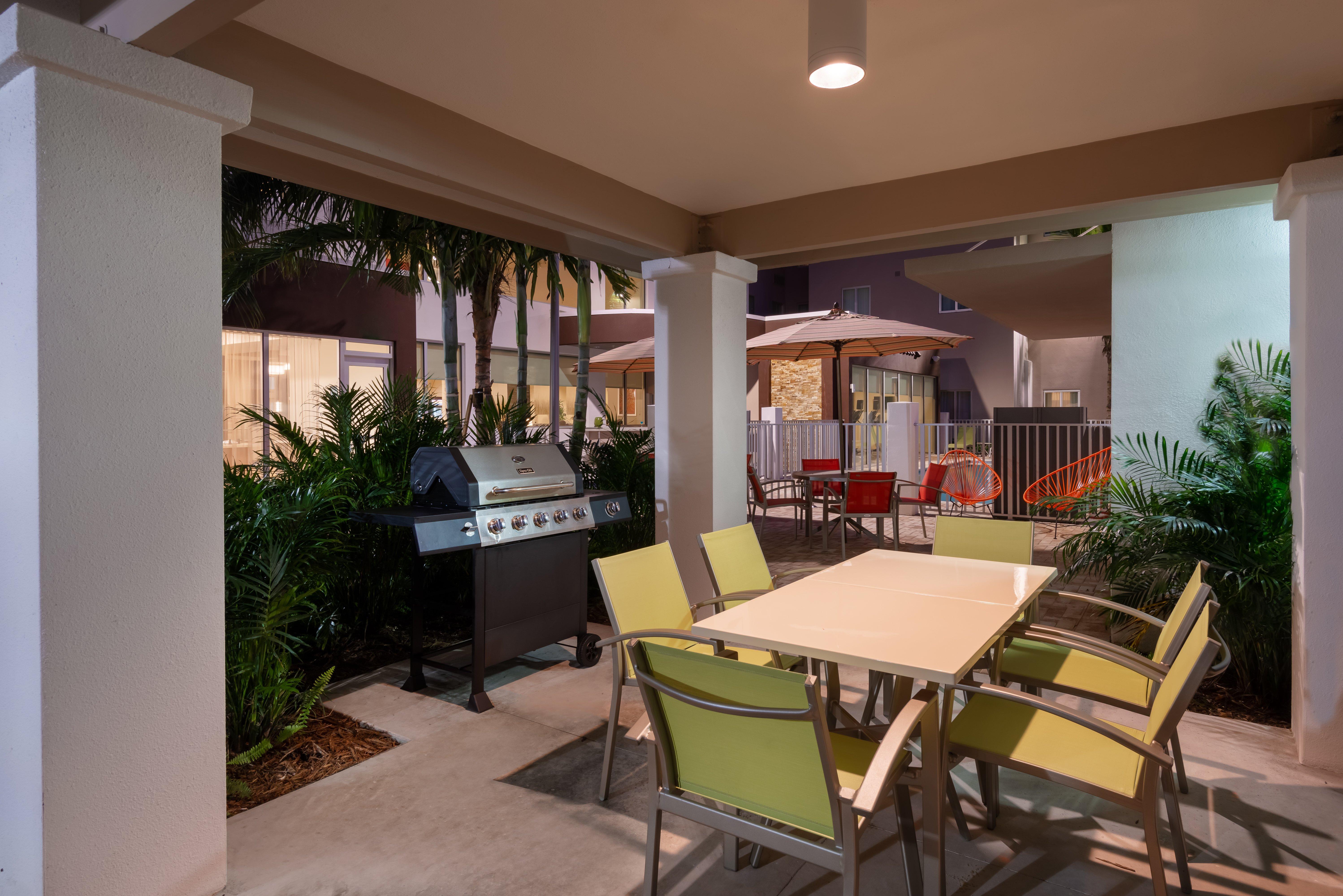 Hotel Staybridge - International Airport By Ihg