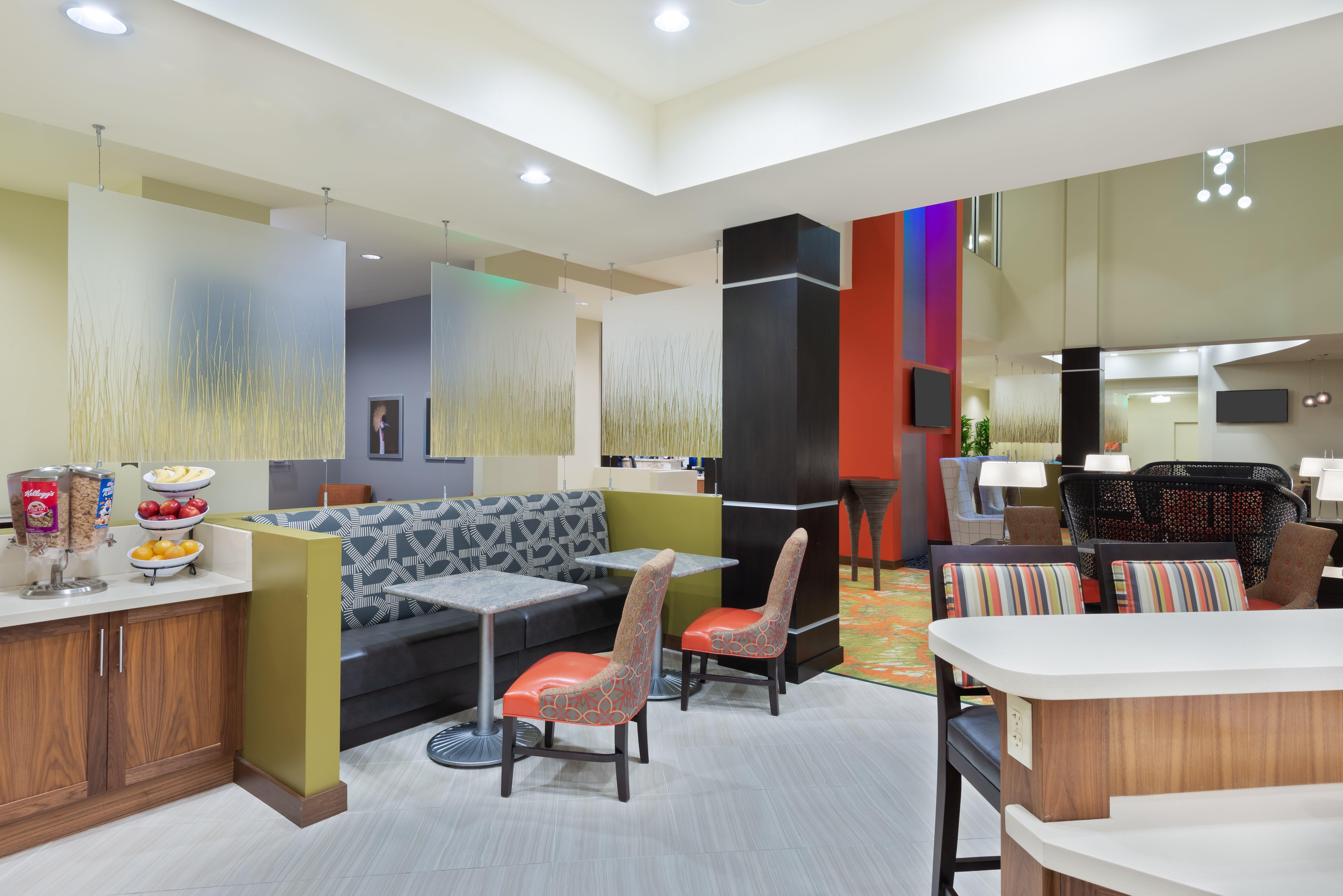 Hotel Staybridge - International Airport By Ihg 3*