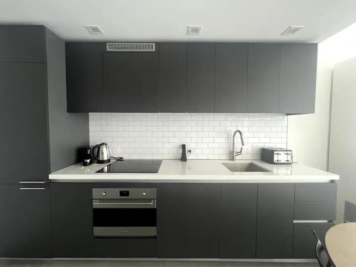 Apartment 22nd Floor 1br Yotelpad Downtown Pool And Gym Miami