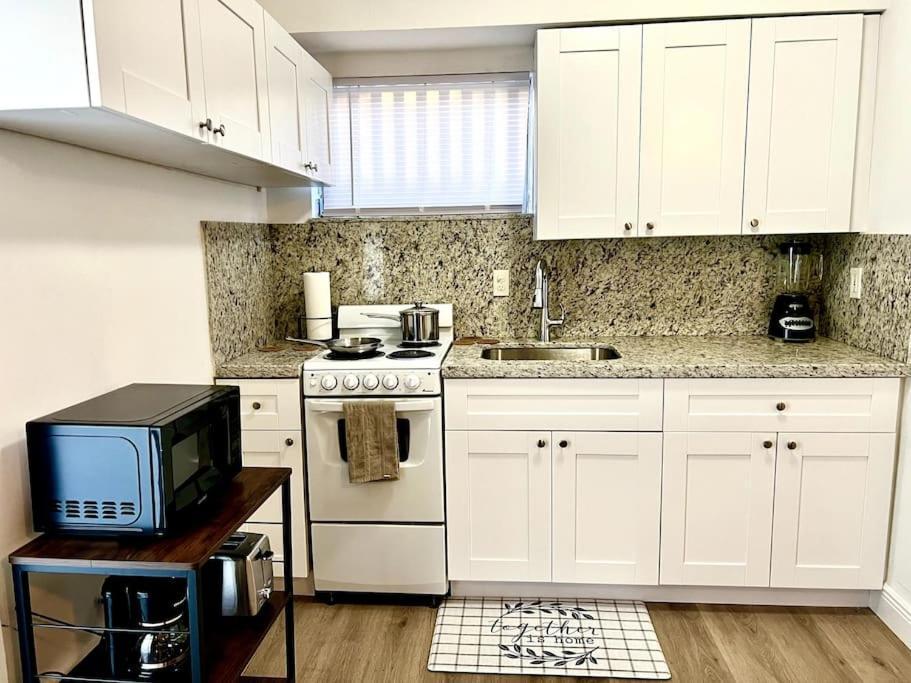 Intimate Casita Mia Minutes Away From Airport, Calle 8, Brickell, Coral Gables, The And More! Miami