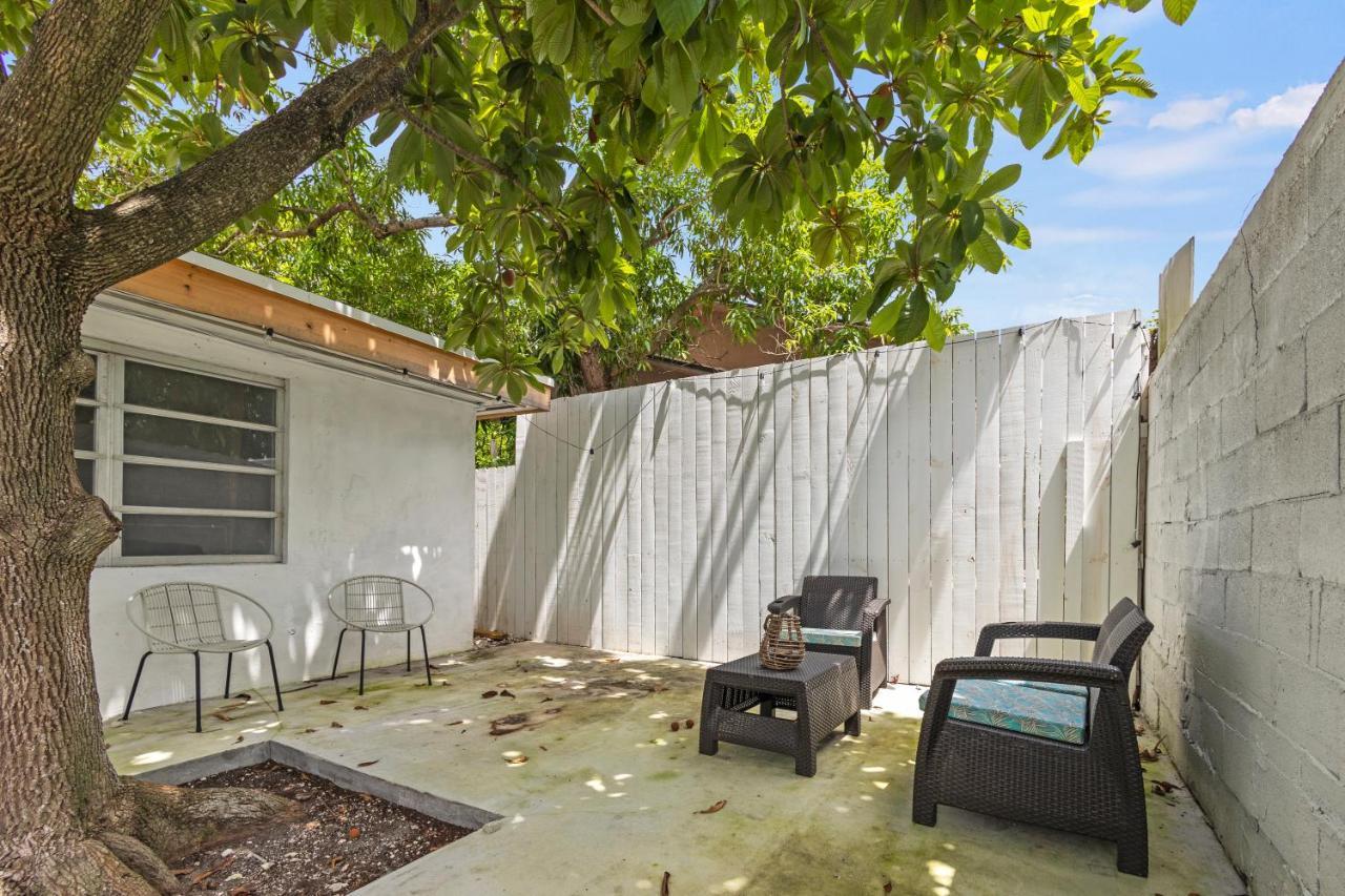 Villa Intimate Casita Mia Minutes Away From Airport, Calle 8, Brickell, Coral Gables, The And More!