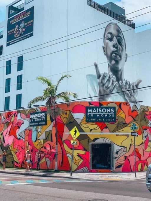 Stanza Miami: Design District With Workstation & Laundry Apartment *