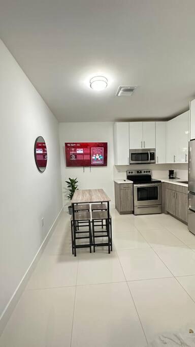 Apartment Stanza Hearth Of Design District And Wynwood, Parking, Laundry, Workstation, Fully Equipped Apts, 24/7 Guest Support #6 Miami