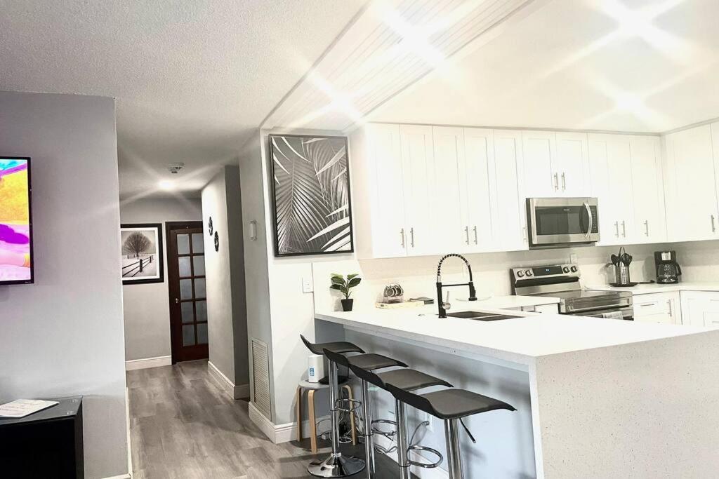 Super Close Beach, Airport, Port, Downtown, Wynwood * Miami