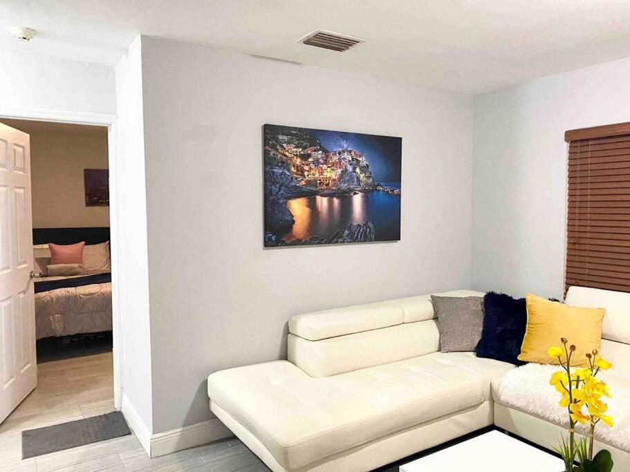 Great Location Downtown/airport/south Vakantiehuis