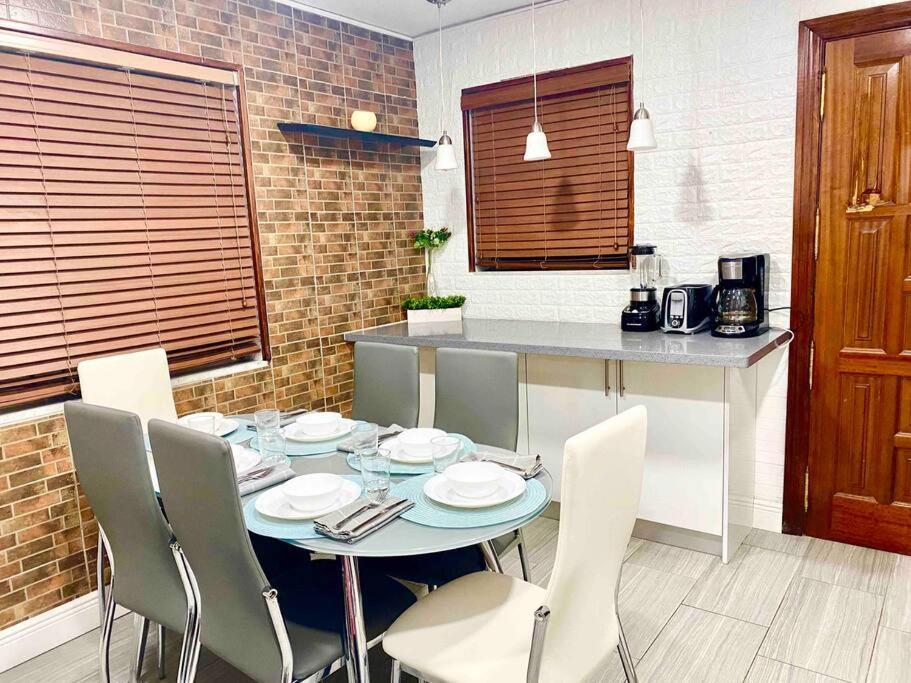 Great Location Downtown/airport/south *