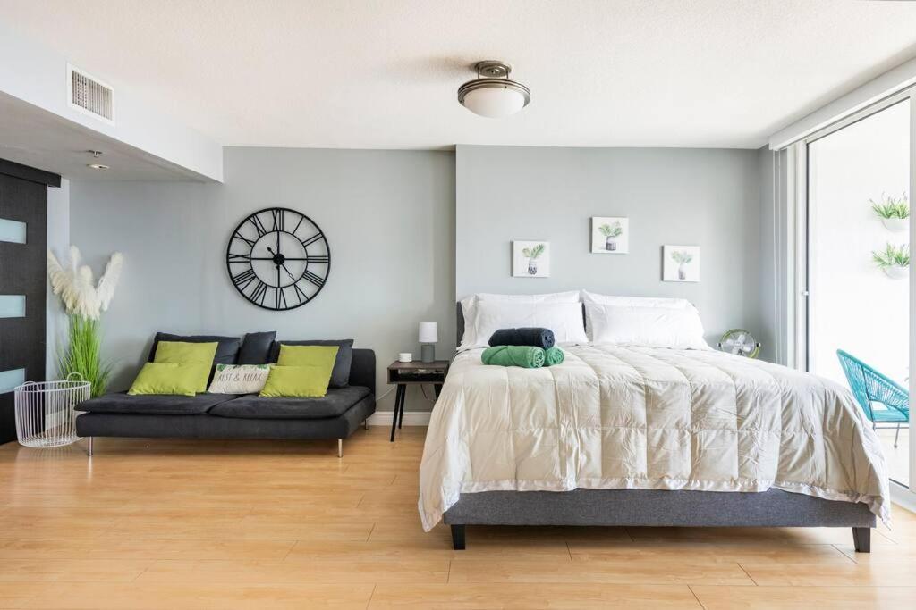 Brickell Center W/city & Bay View + Free Parking! *