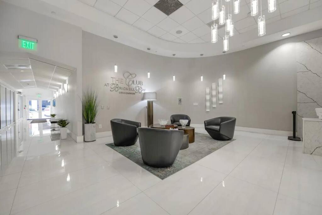 Brickell Center W/city & Bay View + Free Parking! *