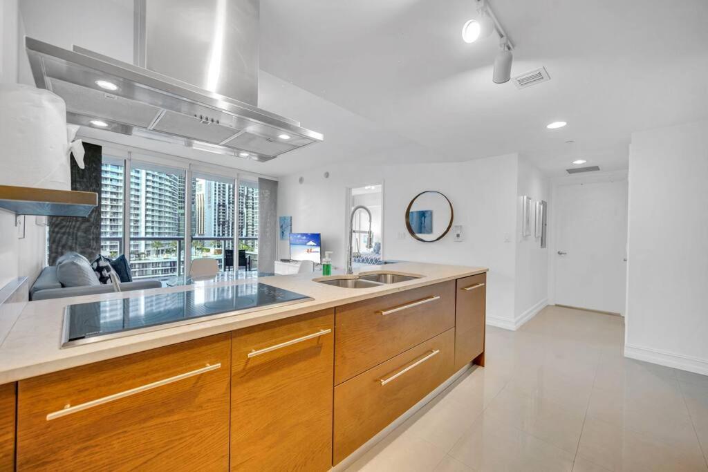 Gorgeous Bay & View In Brickell With Free * Miami