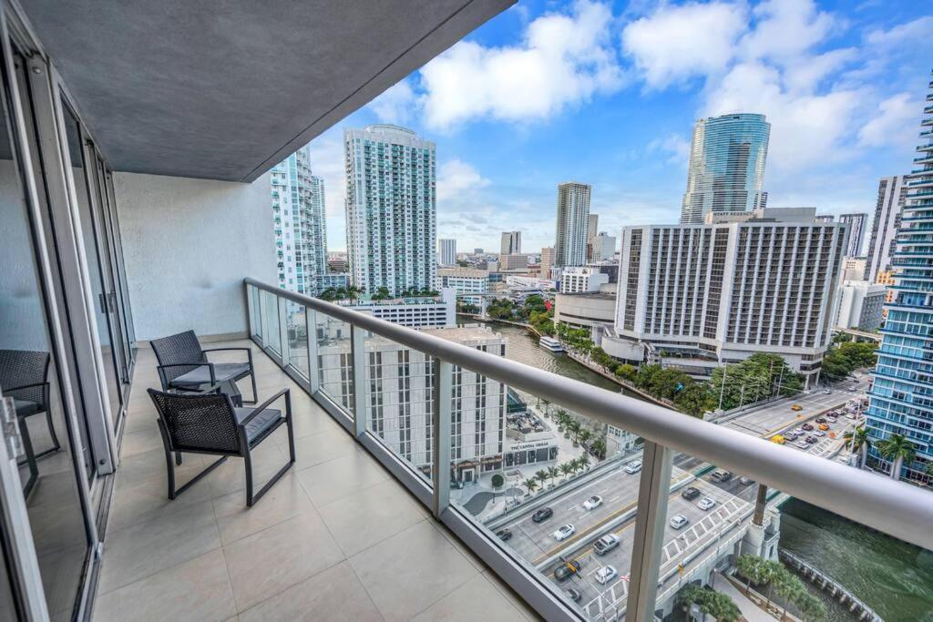 Gorgeous Bay & View In Brickell With Free Apartment