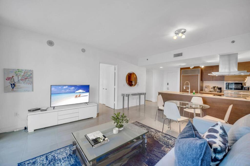 Gorgeous Bay & View In Brickell With Free