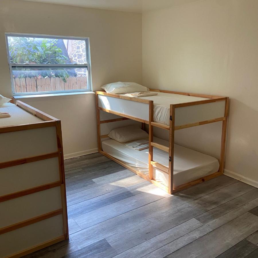 Eco-shared Hype Bed & Breakfast Miami