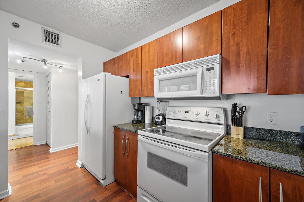 Amazing Brickell Unit With Views & Free Parking Apartment *