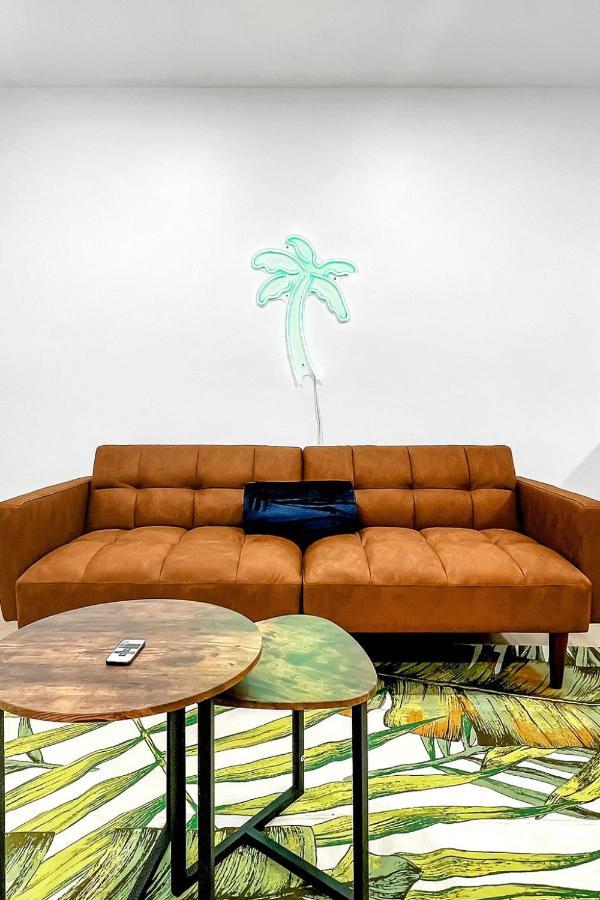 Brand New Tropicana #2 Apartment *