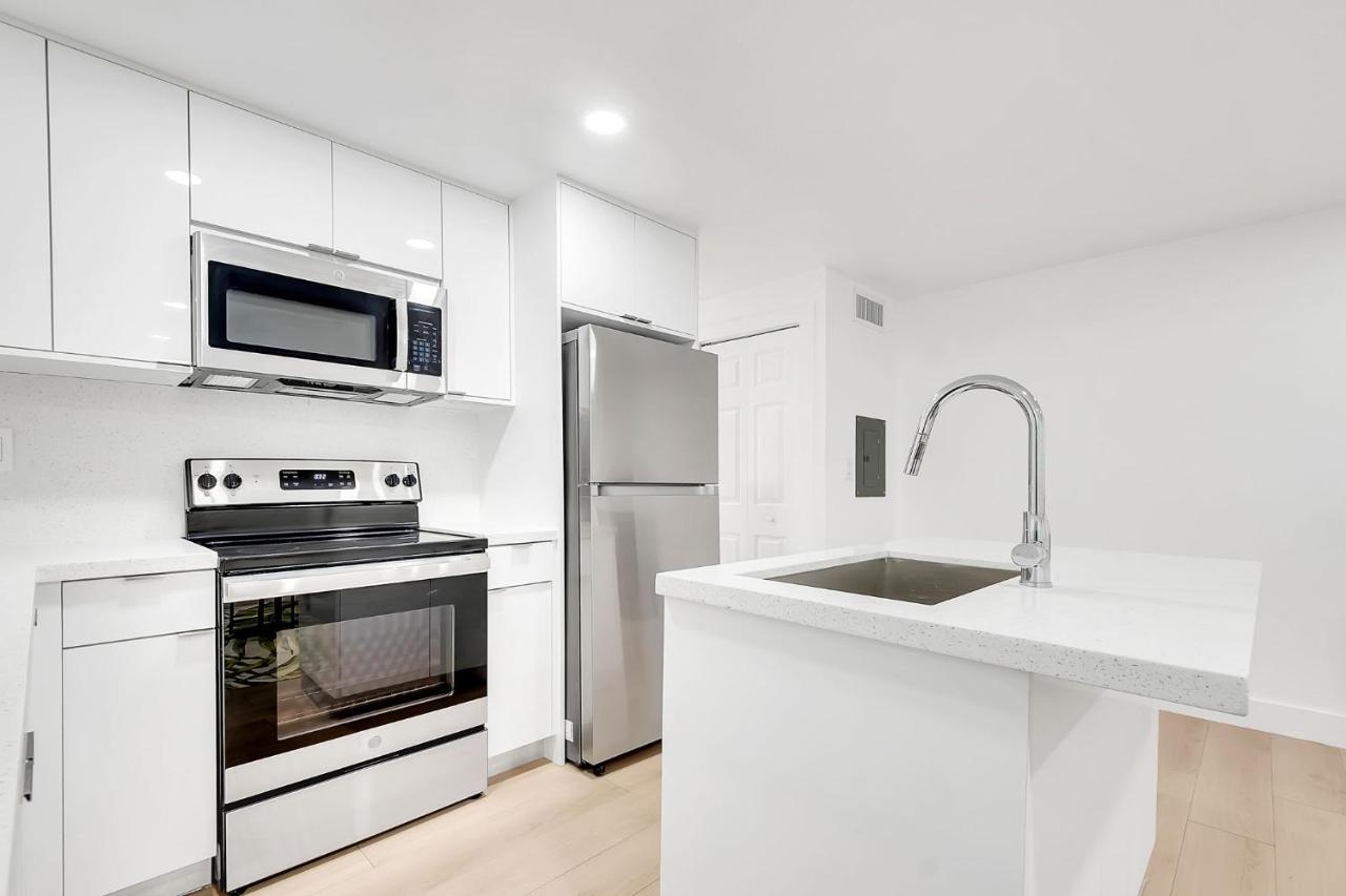 Brand New Tropicana #2 Apartment Miami