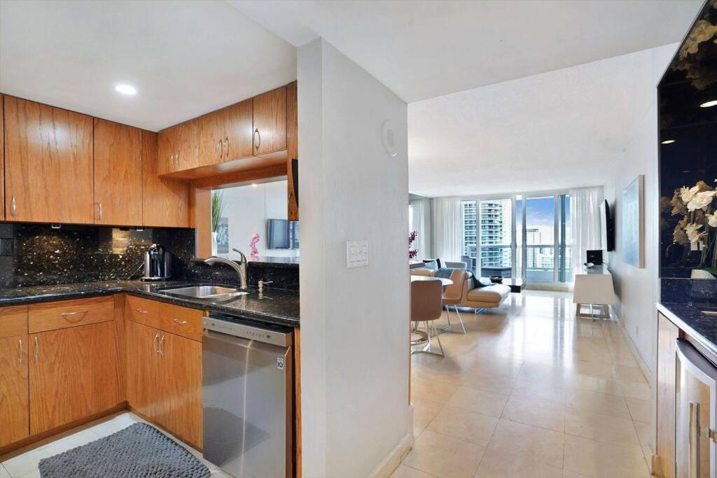 Endless Summer! Incredible Water Views Appartement Miami