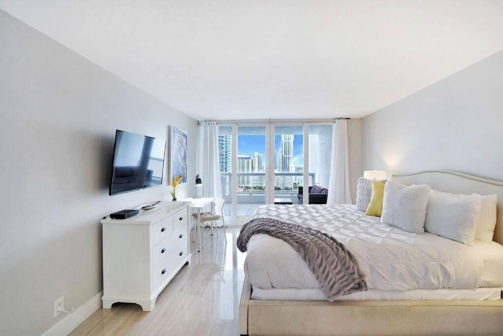 Endless Summer! Incredible Water Views Appartement Miami
