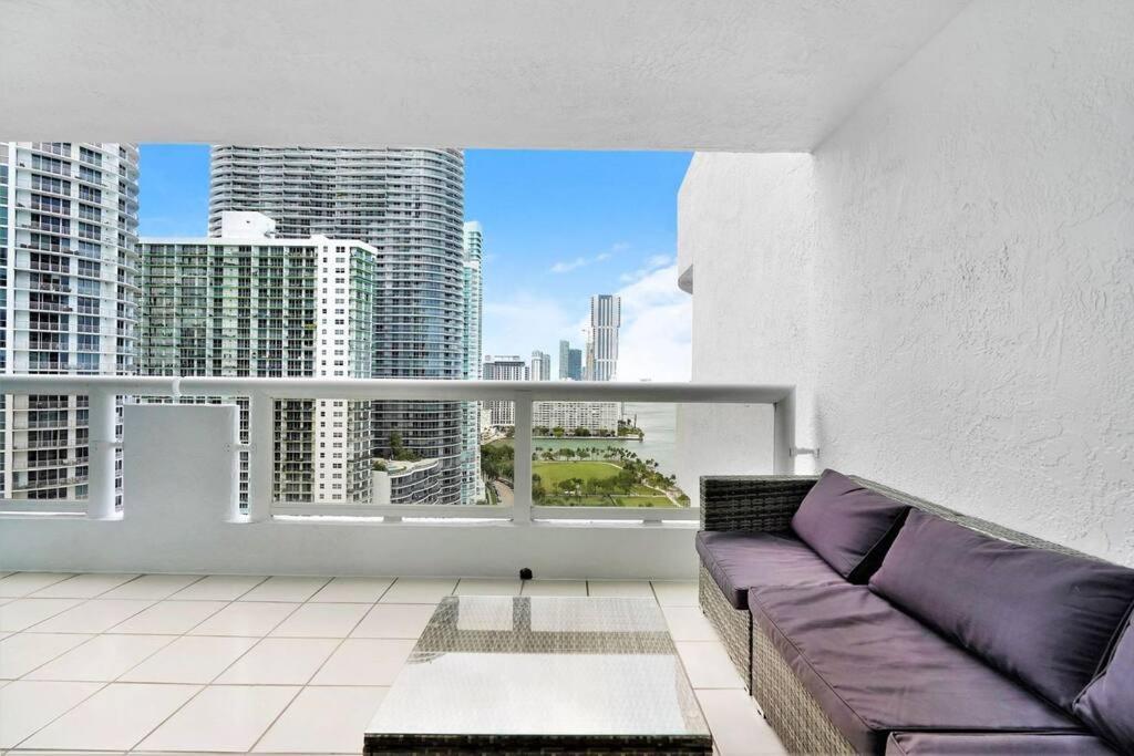Endless Summer! Incredible Water Views Appartement