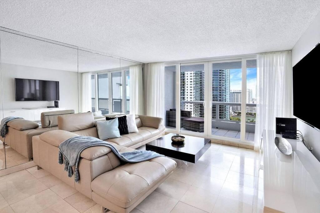 Endless Summer! Incredible Water Views Appartement Miami