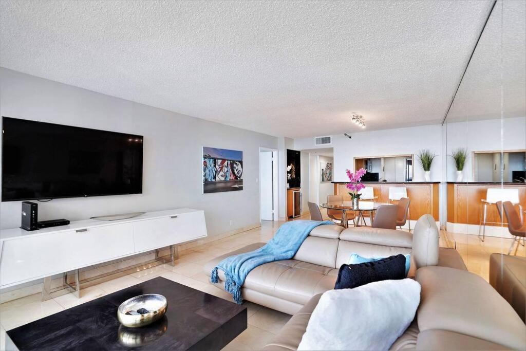 Endless Summer! Incredible Water Views Appartement Miami
