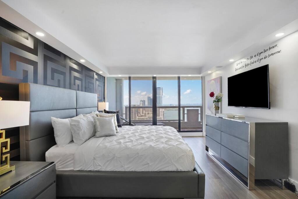 Apartment The Bond - Oo7 Vibes And Penthouse Water Views!