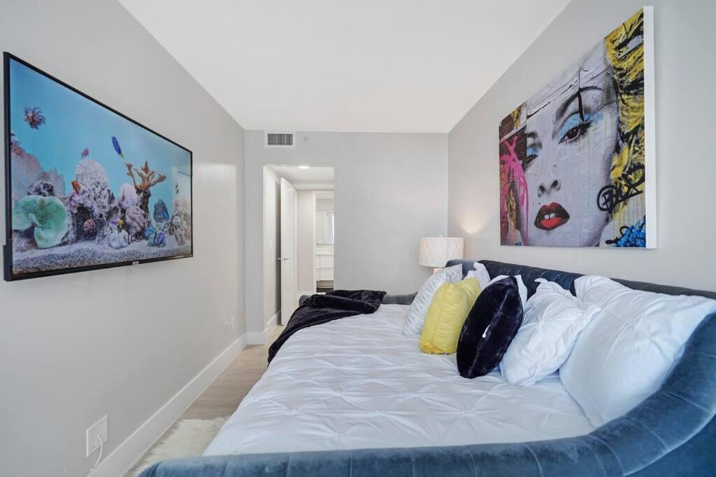 Unforgettable! Water & Park Views, 4 Bedrooms! Apartment