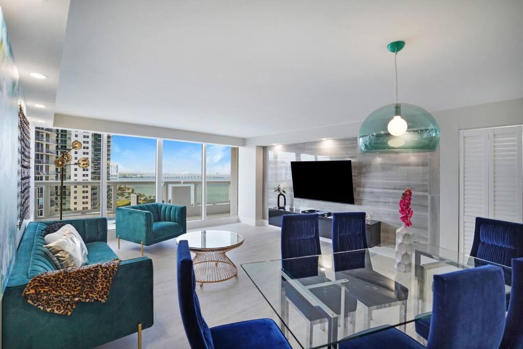 Apartment Unforgettable! Water & Park Views, 4 Bedrooms! Miami