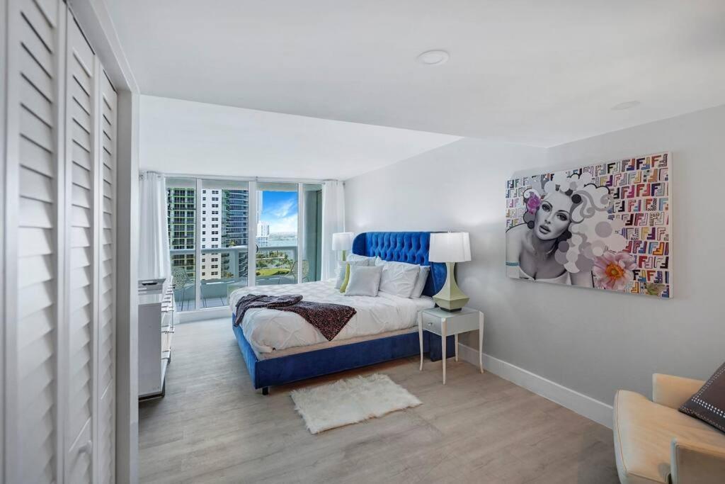 Unforgettable! Water & Park Views, 4 Bedrooms! Apartment