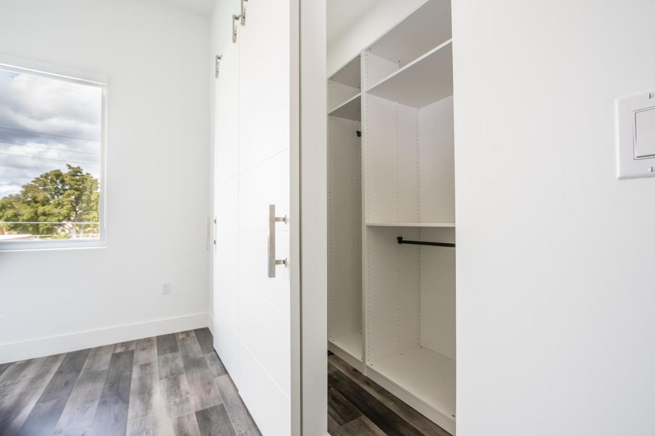Modern 4-bedroom Townhouse With Pool! *