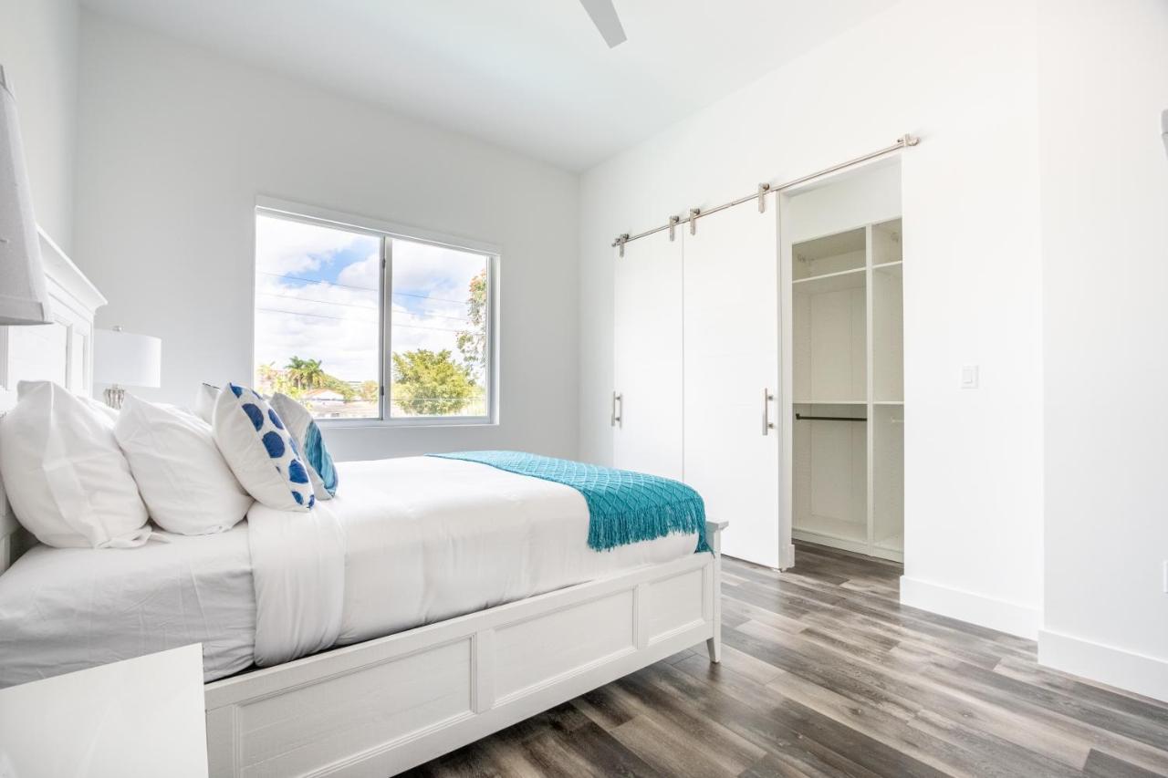 Modern 4-bedroom Townhouse With Pool! *