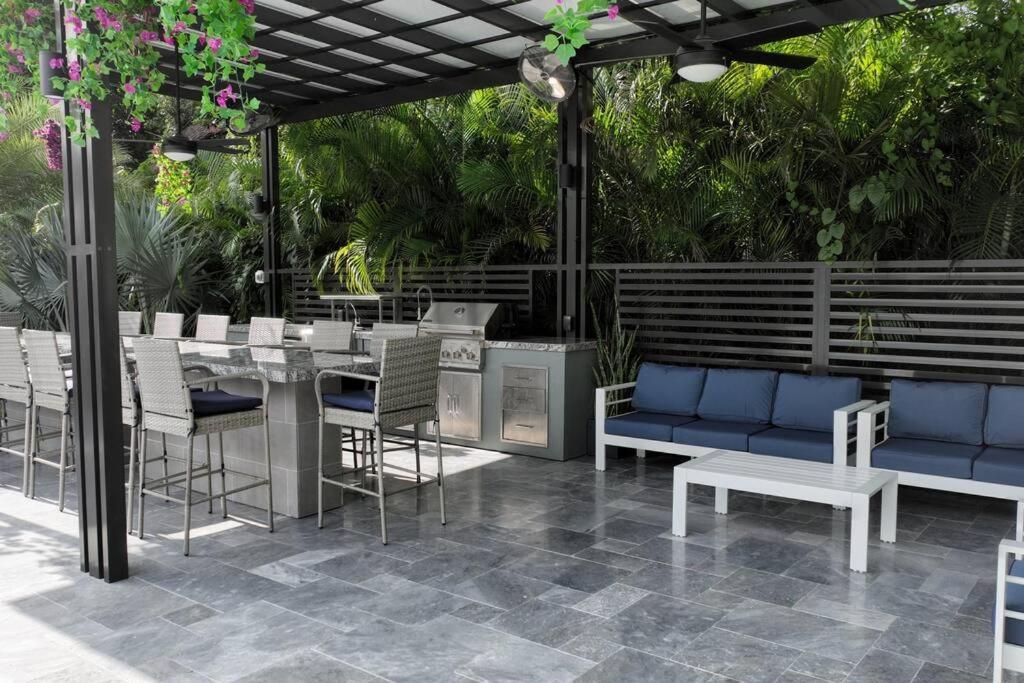 With Outdoor Sauna, Outdoor Bar And Pergola With Games Miami