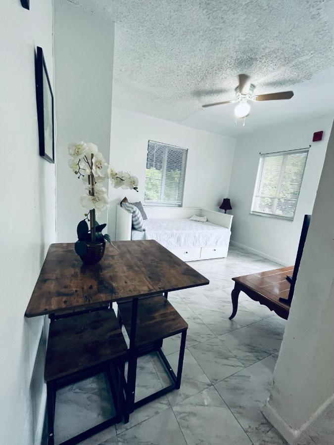 Apartment 5 Minutes To Downtown Apt201 *