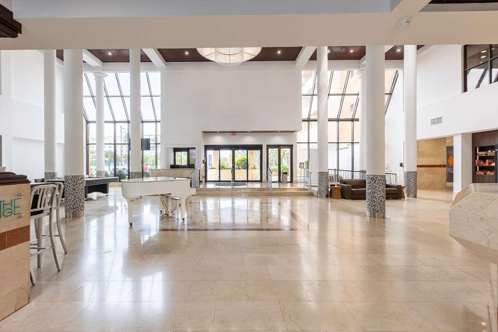 Regency Airport 3*