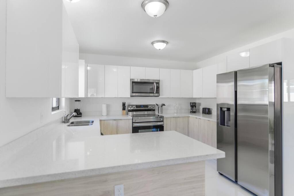 Ferienhaus Stunning 3-bedroom Duplex With Free Parking Miami