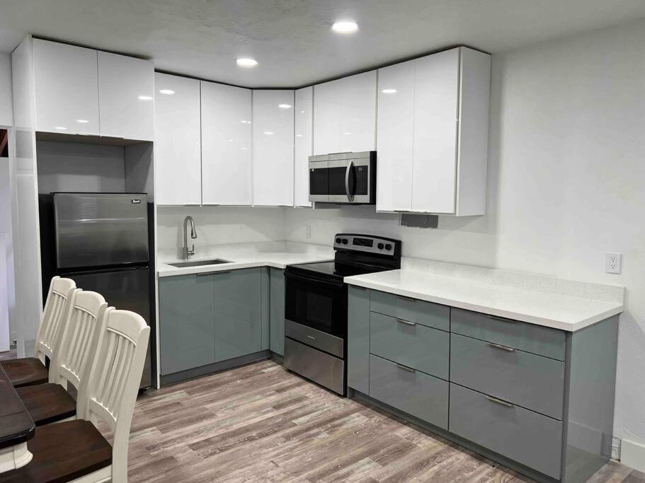 Vakantiehuis Entire 3/1 House Near Wynwood!