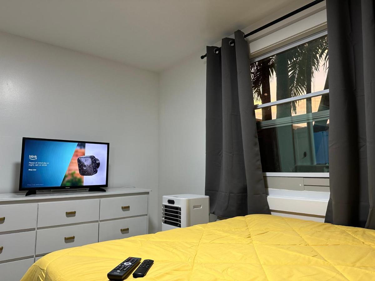 Serene Full Bed Near Dolphin Mall/fiu * Miami