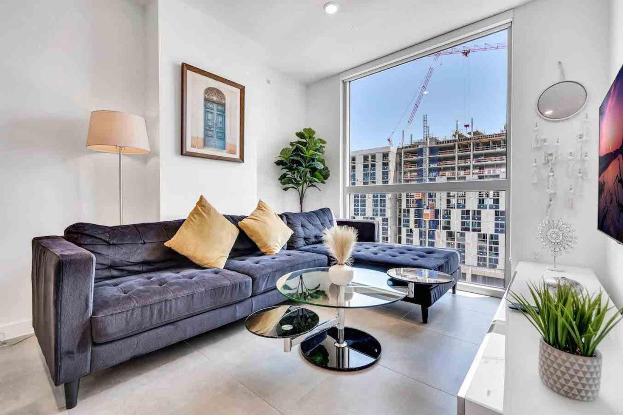 Wonderful Unit In Downtown With Free Parking Appartement
