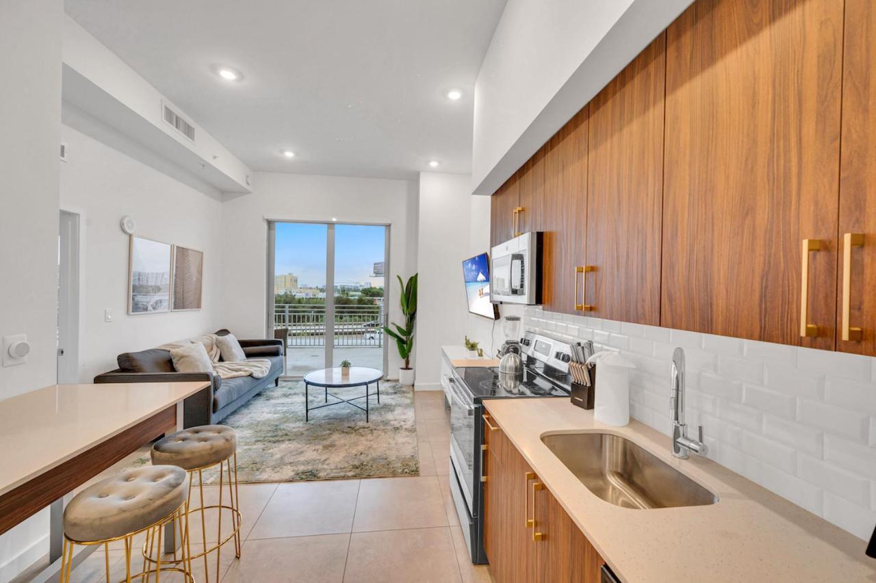 Appartement Modern Unit In Downtown With Free Parking *