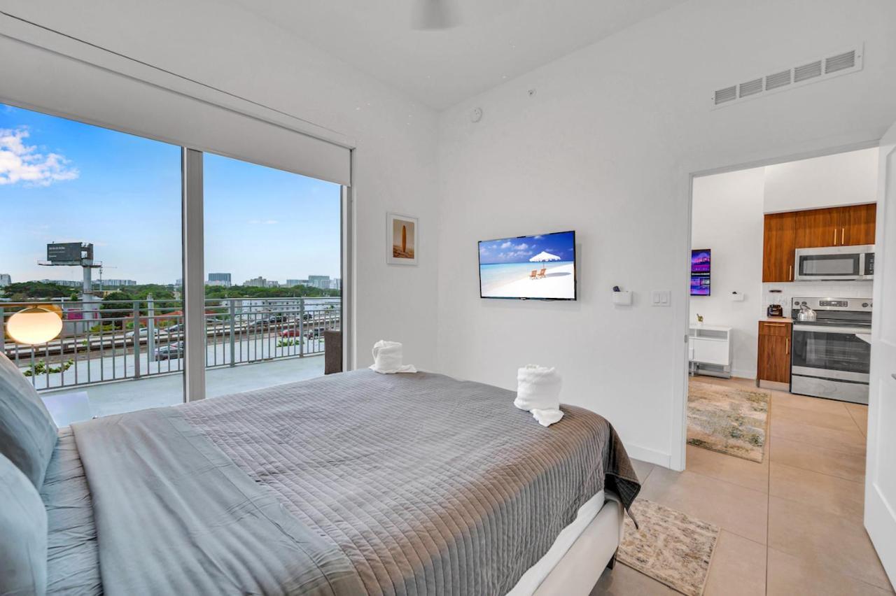 Appartement Modern Unit In Downtown With Free Parking *