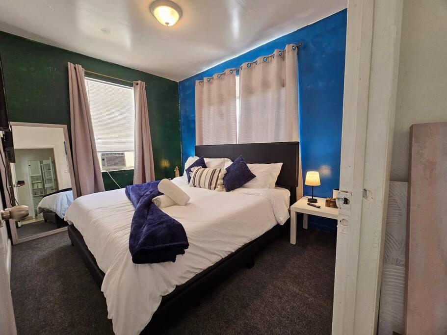 Bungalow King N Queen Bed 5m Wynwood Kitchen