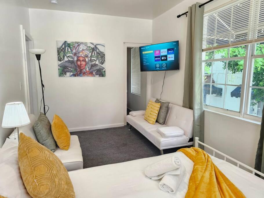 Bungalow King N Queen Bed 5m Wynwood Kitchen