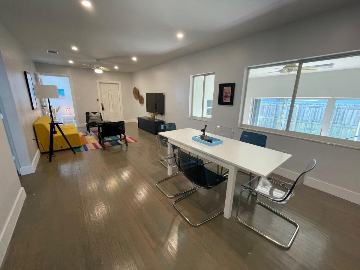 Location Brickell 3 Bedroom *
