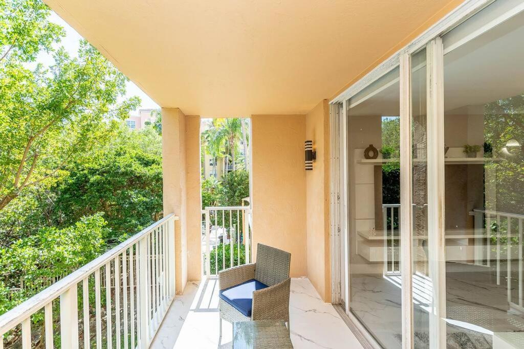 Luxury Vip 3 Bed 2 Bath Yacht Club Aventura