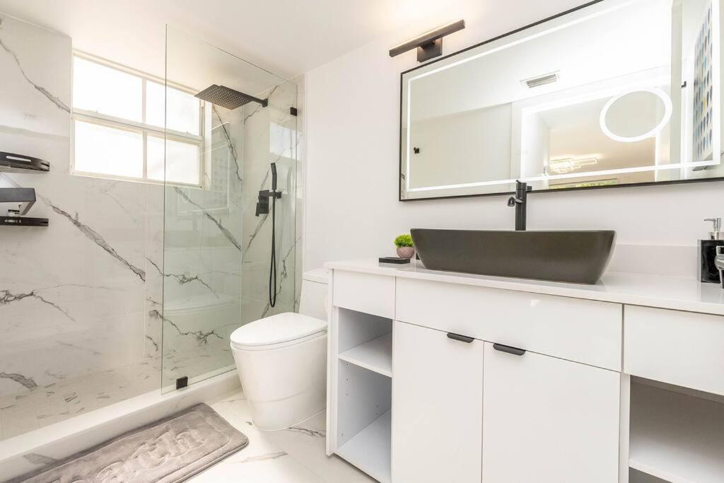 Luxury Vip 3 Bed 2 Bath Yacht Club Aventura Miami