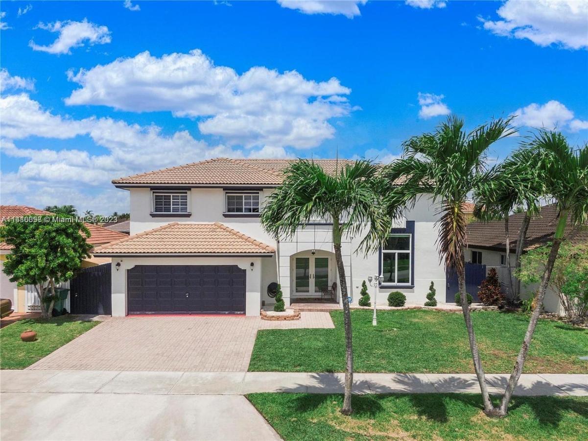 Kendall Vacation Luxury Holiday home