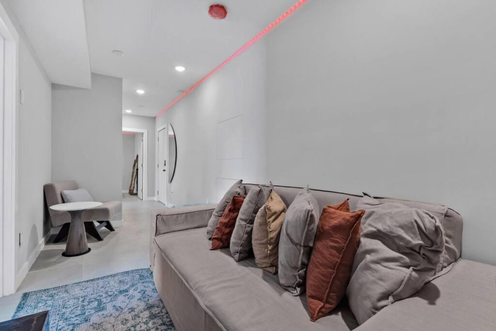 Charming Apartment: Comfort Awaits