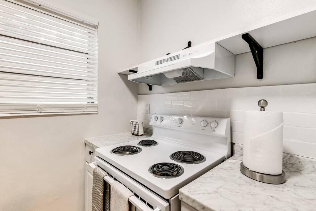 Spacious 2 Bedroom Near Airport Virg 5
