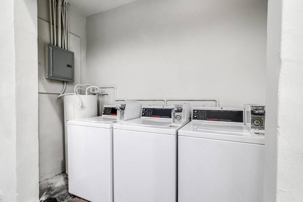 Spacious 2 Bedroom Near Airport Virg 5 * Miami