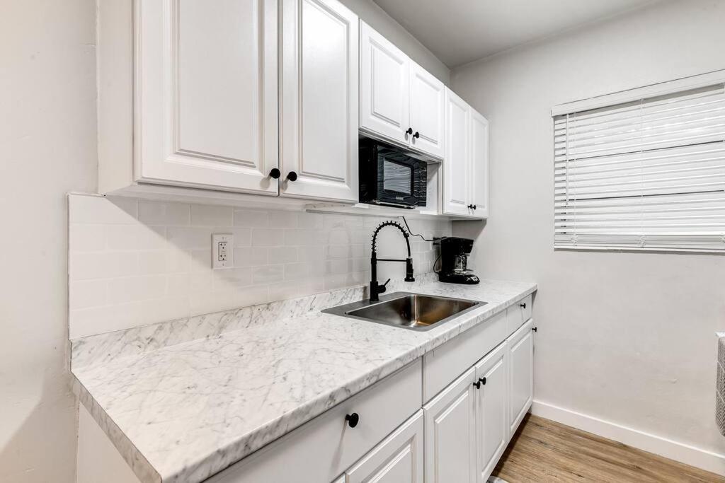 Spacious 2 Bedroom Near Airport Virg 5 Miami
